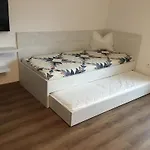 893 Lägenhet *
